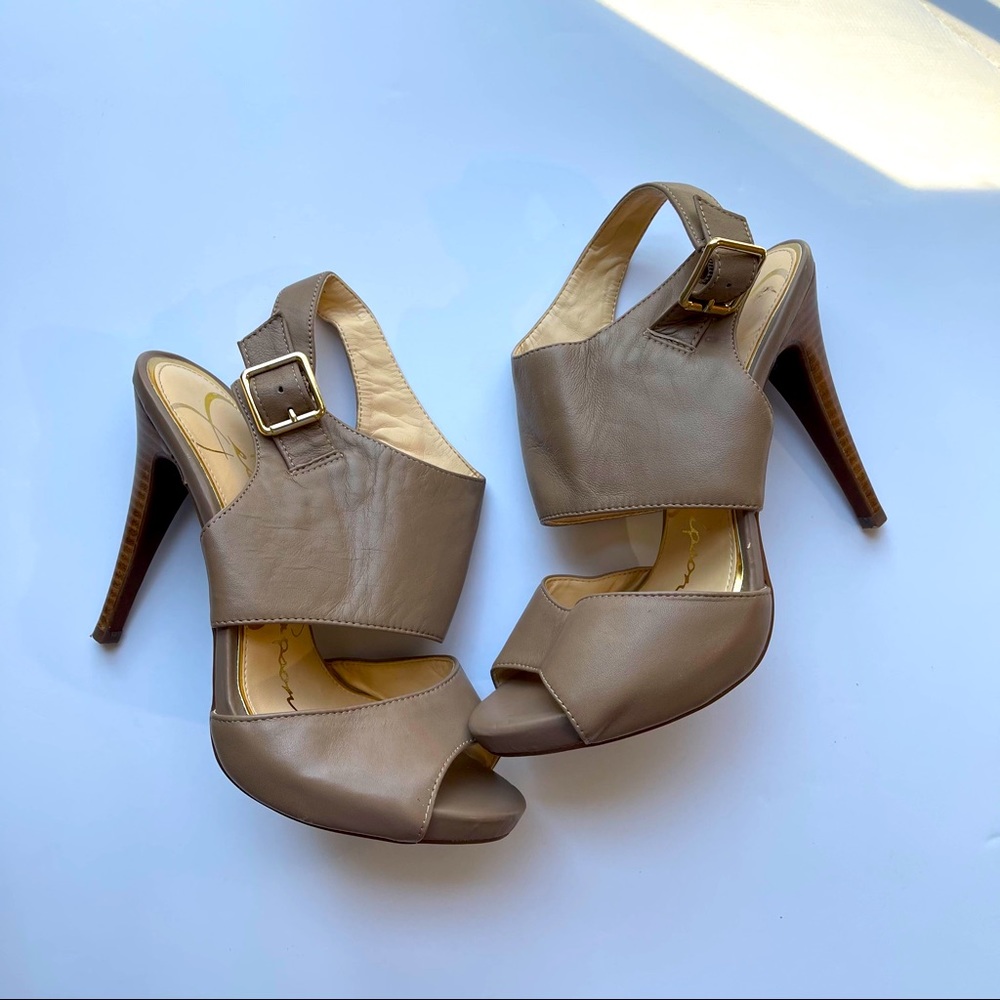 Jessica Simpson nude heel